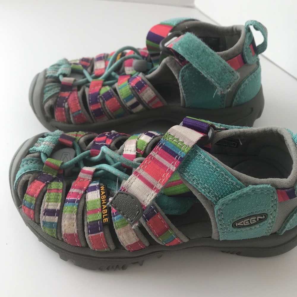 Keen Little Kids Size 9 sandals